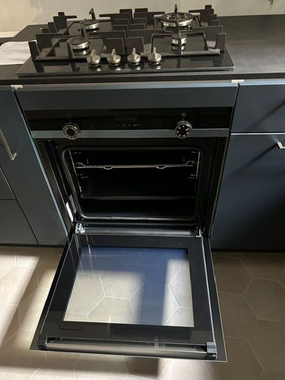 Four SIEMENS HB574ABR3F NOIR TOUT NEUF Electroménager