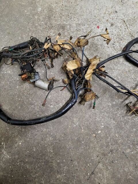 Faisceau �lectrique Renault 421 130 Tavaux (39)