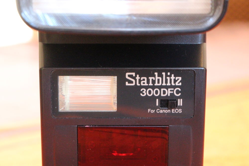 Flash STARBLITZ 300DFC pour CANON Photos/Video/TV
