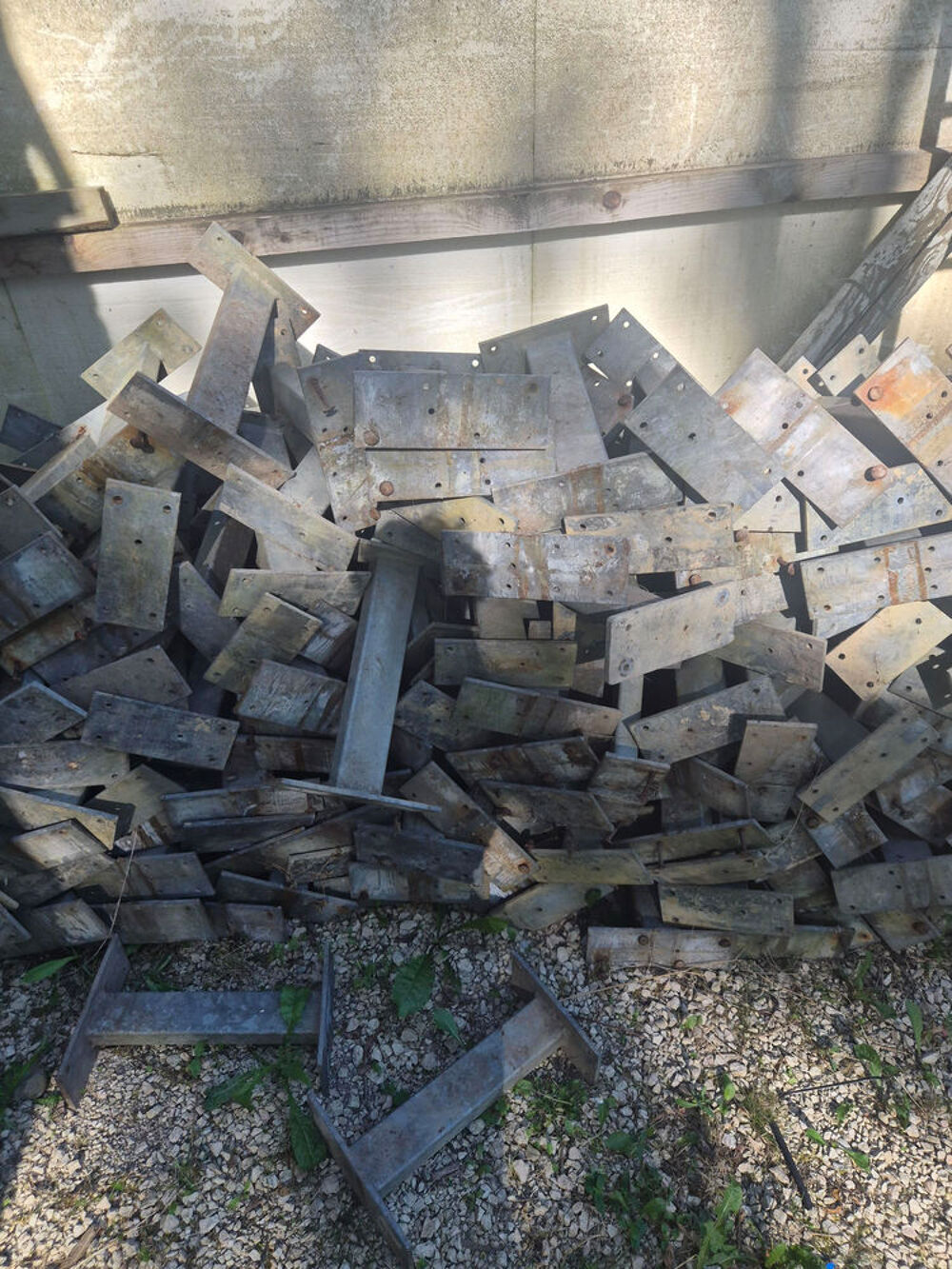 Pieds de bancs + dossier en acier galvanis&eacute; Meubles