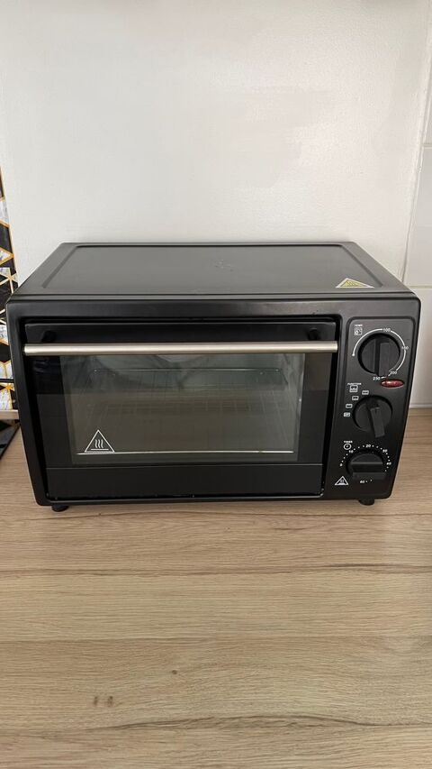 Mini four noir lectrique
25 Darntal (76)