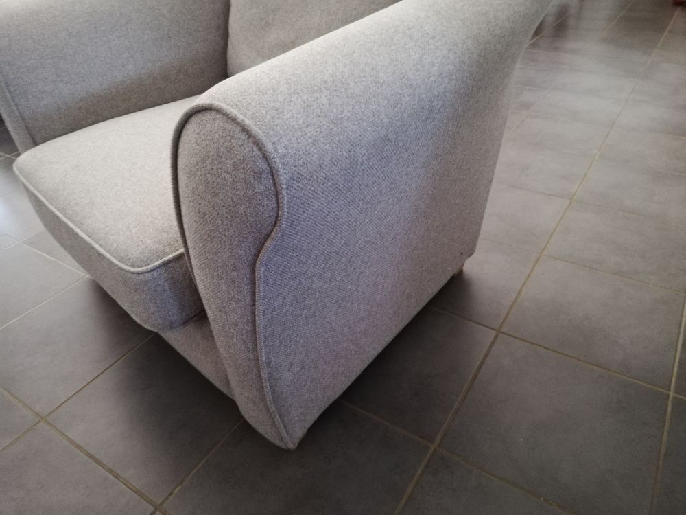 Canap&eacute; 4 places et fauteuil CLARA tissu gris Meubles