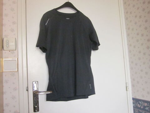 Tee-shirt de sport QUECHUA  t.36 3 Soucelles (49)