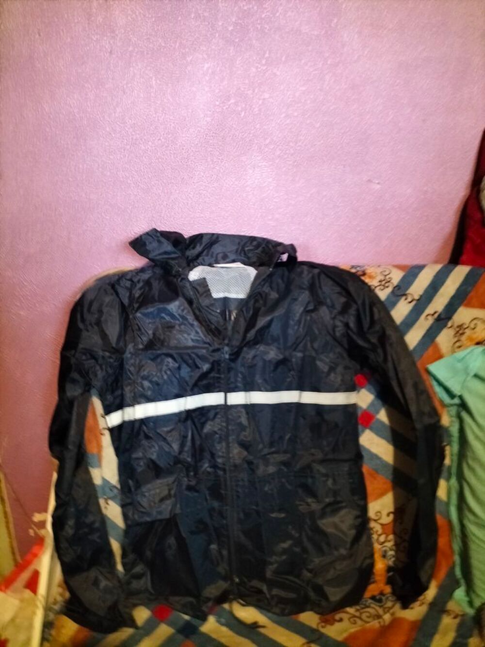 Veste coupe vent pluie waterproof taille S quasi neuf Vêtements