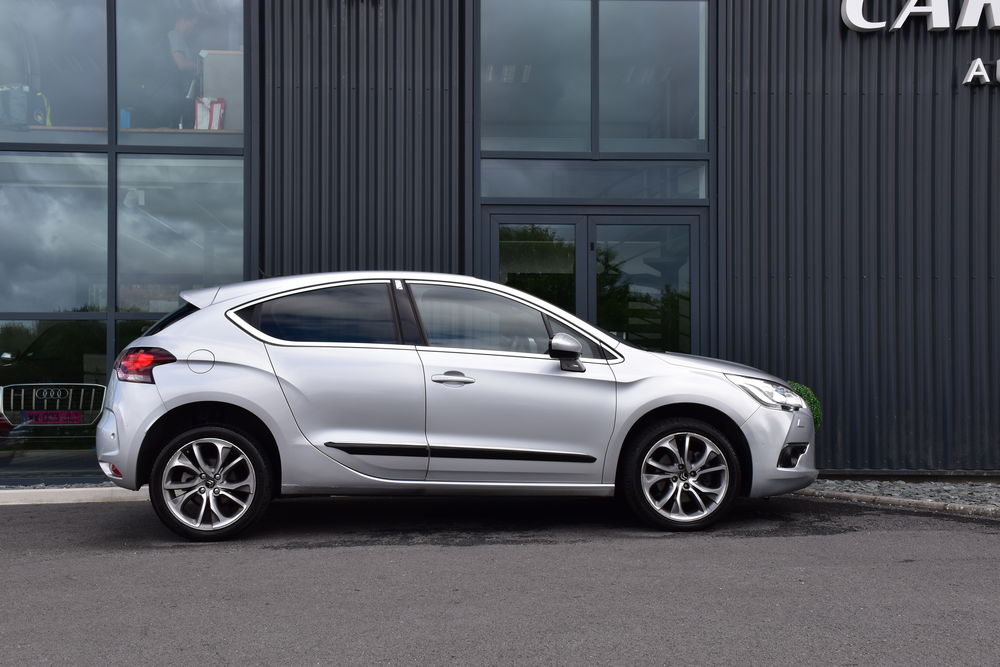 DS4 BlueHDi 150 S&S BVM6 Sport Chic 2015 occasion 56300 Pontivy