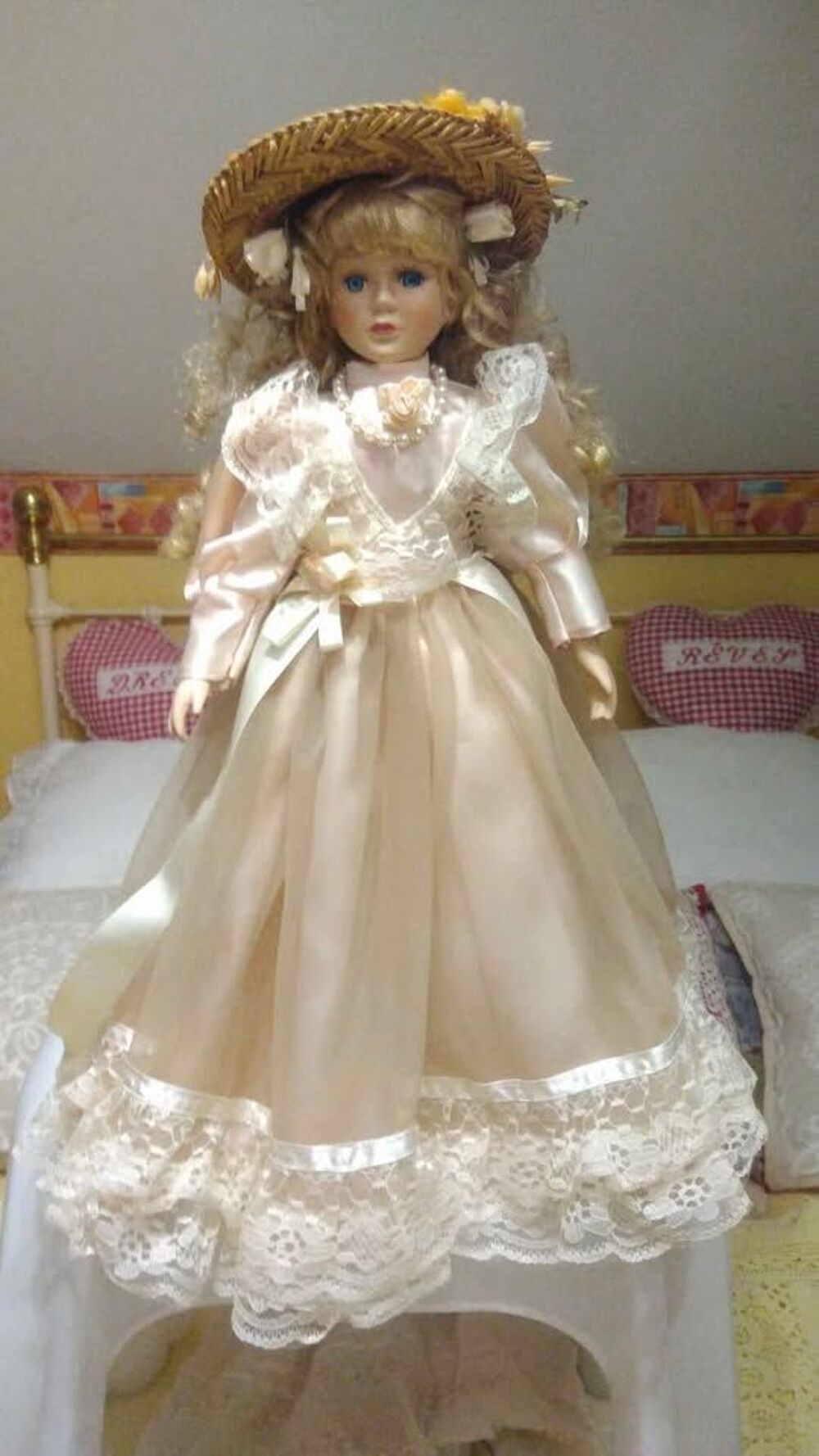 COLLECTION DE POUPEES DE PORCELAINE 