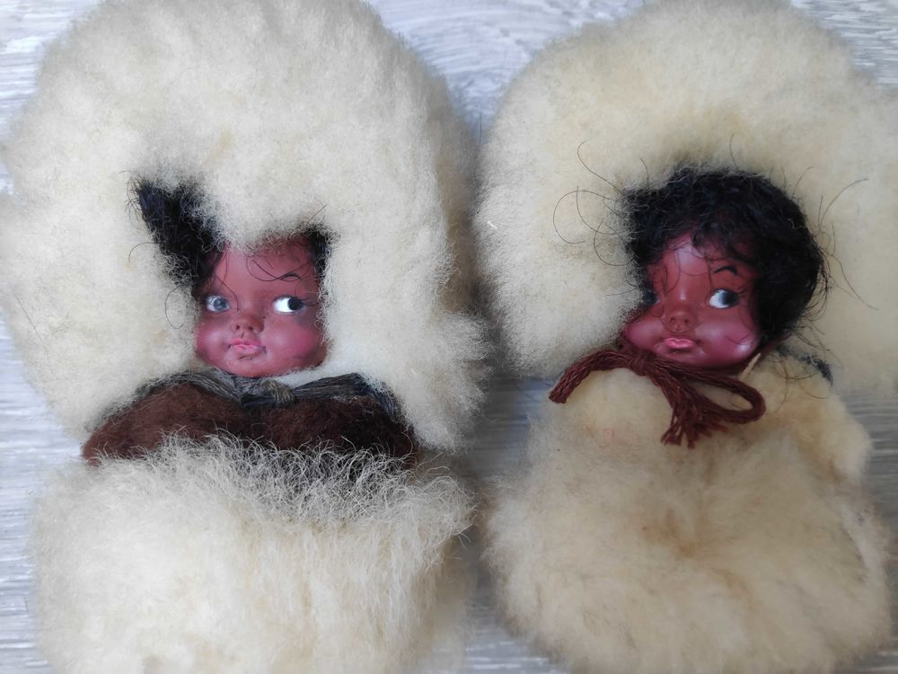 Artisanat, petites poup&eacute;es inuit 