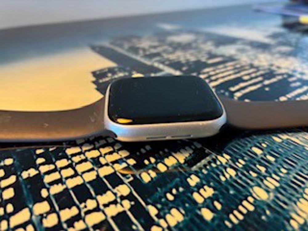 Montre Apple Watch S&eacute;ries 5 (GPS) Matériel informatique