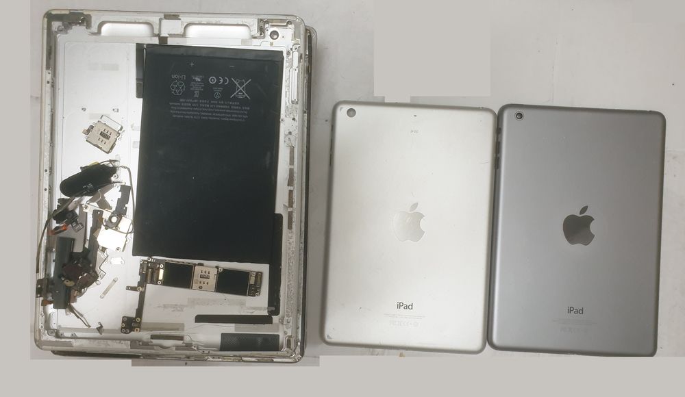Lot tablettes pour pi&egrave;ces 5 Téléphones et tablettes