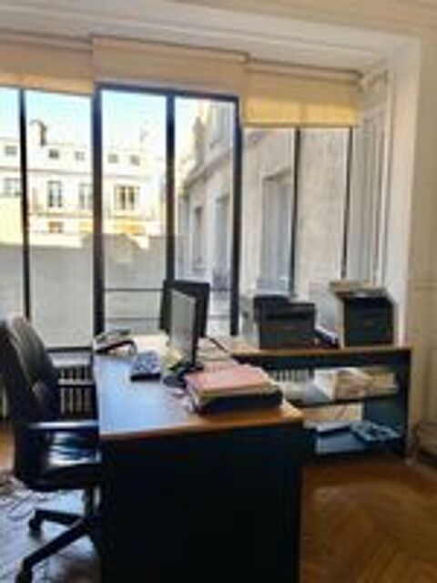   PARIS 8e ? CHAMPS-ÉLYSÉES ? BUREAUX DE 12 À 30 m² 