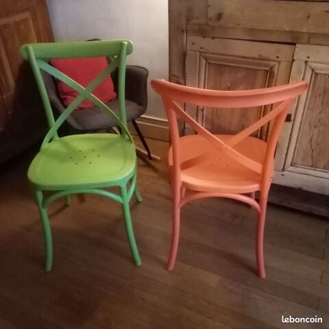 Très belles chaises de cuisine en plastique comme neuve 15 Villeurbanne (69)