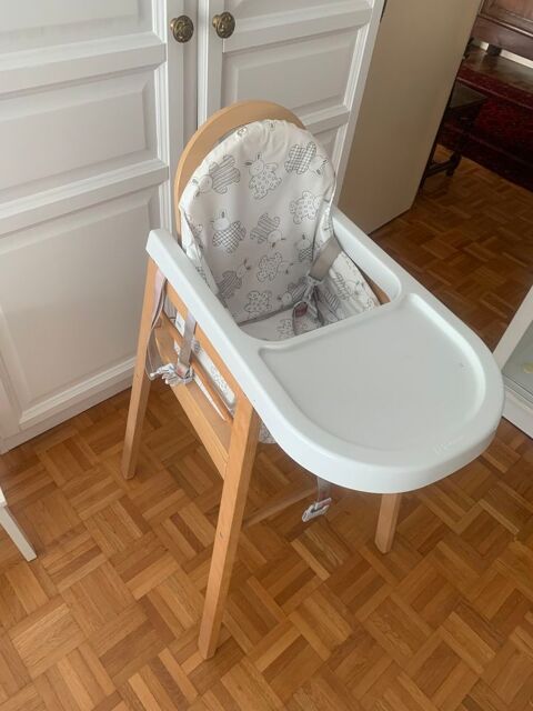 Chaise haute pour beb, de la marque Combelle 35 Paris 13 (75)