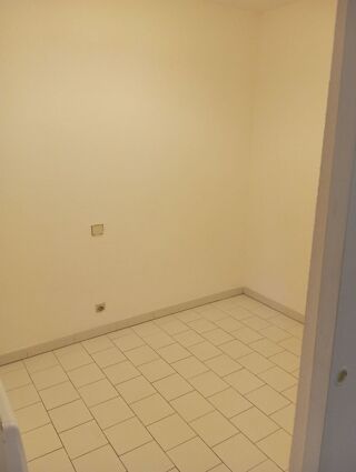  Appartement à louer 2 pièces 32 m²