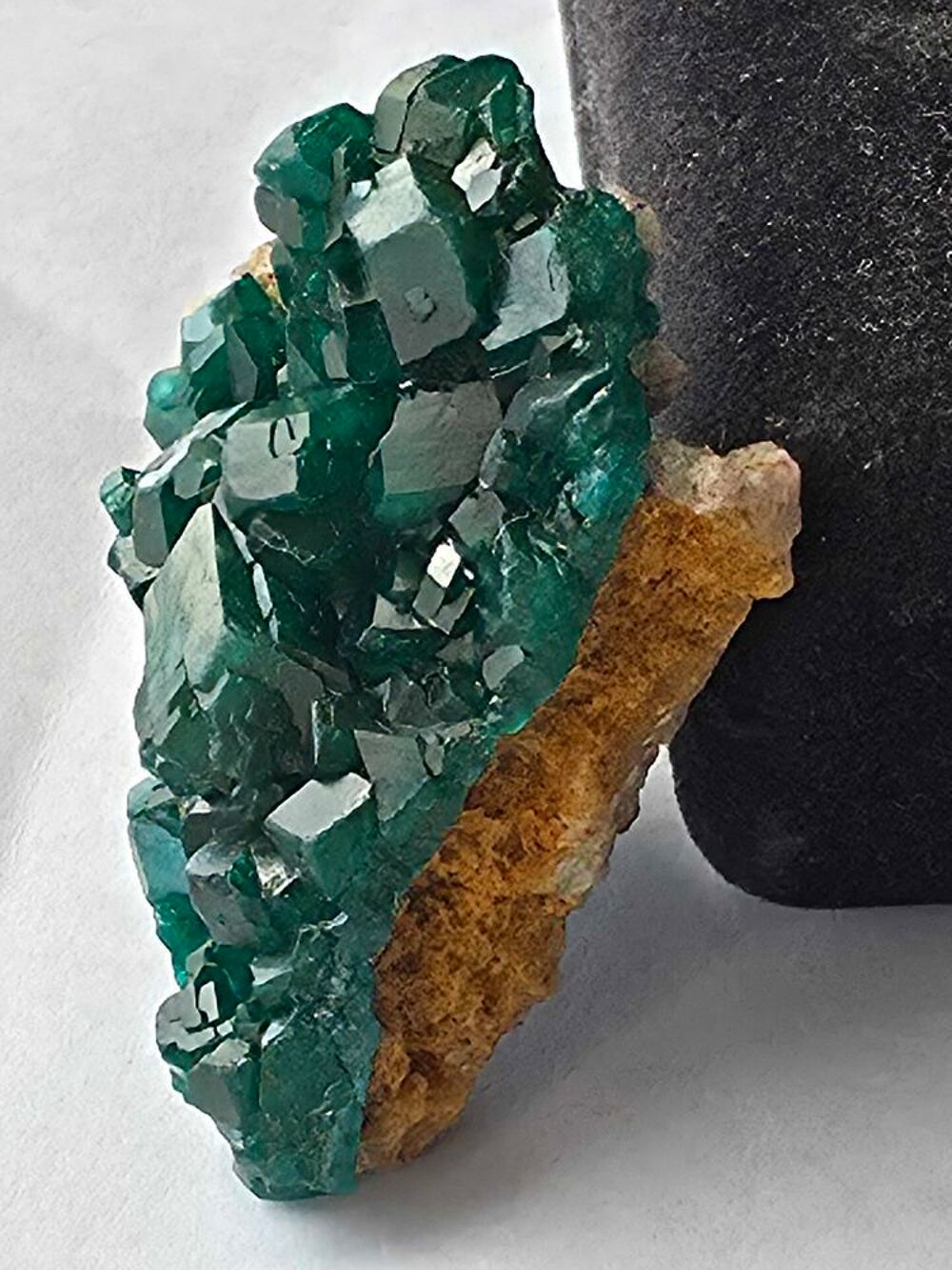 Magnifique Dioptase naturelle du Congo sur gangue-Katanga-26g 