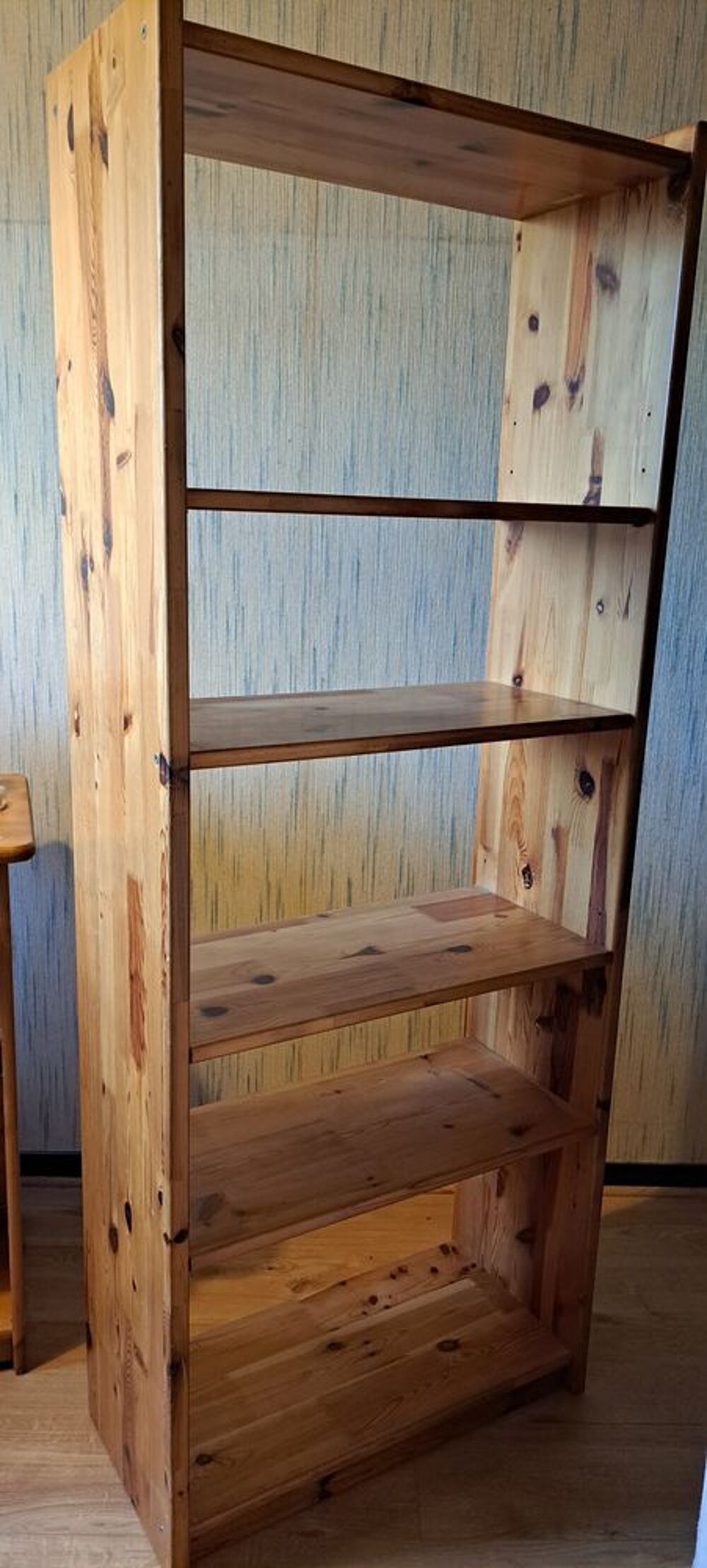 ETAGERE PIN MASSIF
Meubles