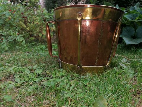 Ferrat cuivre du XX �me si�cle style seau � Champagne. 130 Belgique