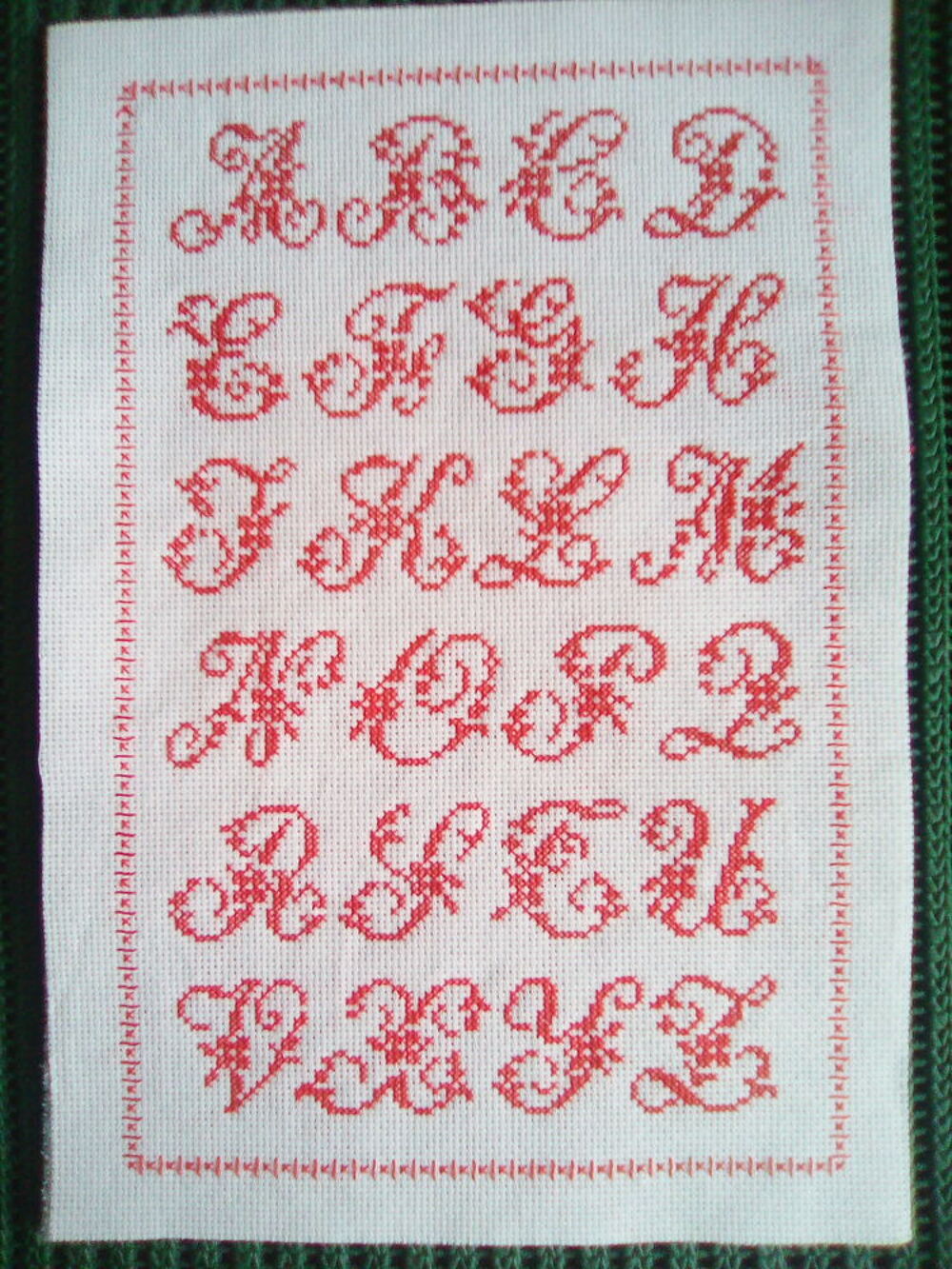 Broderie oiseau et message "Pace et Salute" et bien d'autres Décoration