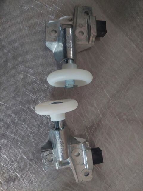 Roulettes de guidage porte de garage avec supports mtalliqu 30 Saint-Floris (62)
