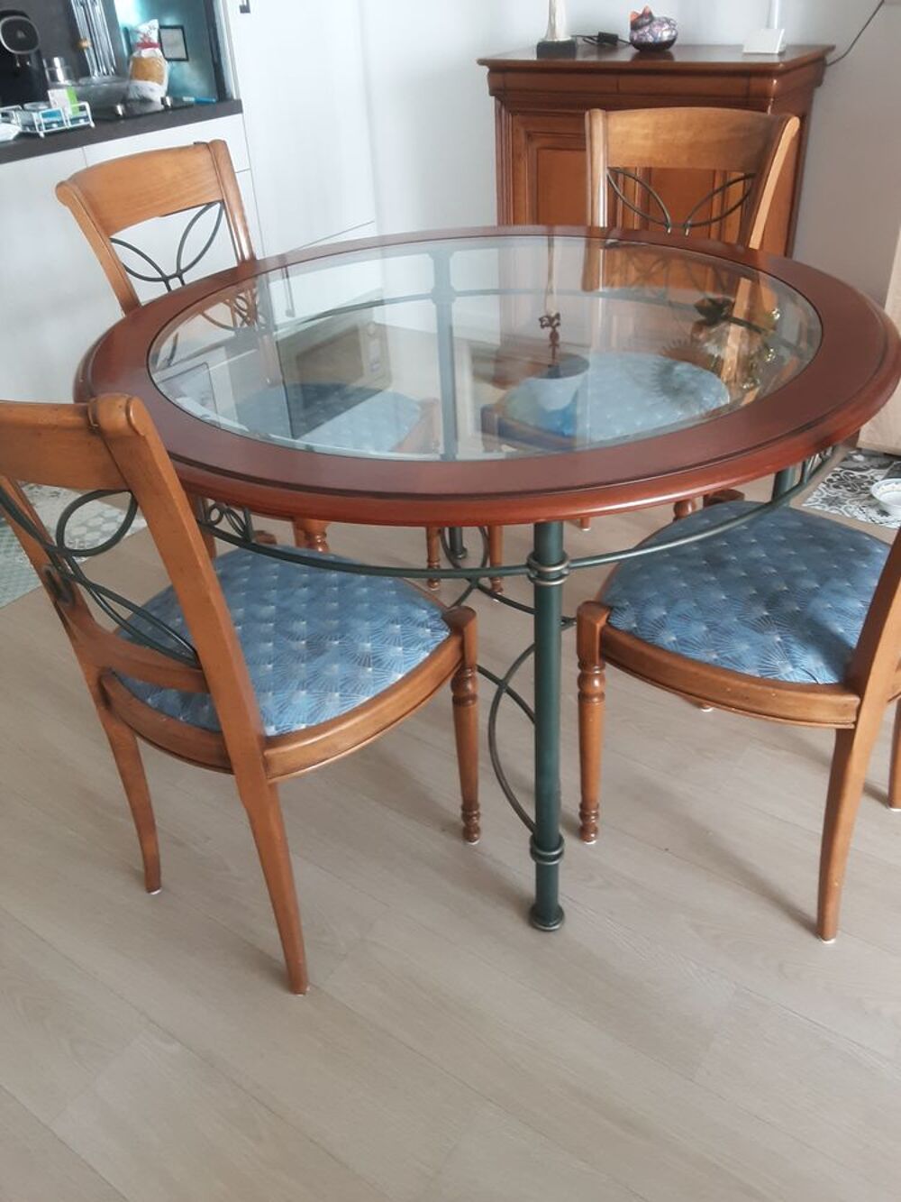 Ensemble table et chaises en merisier Meubles