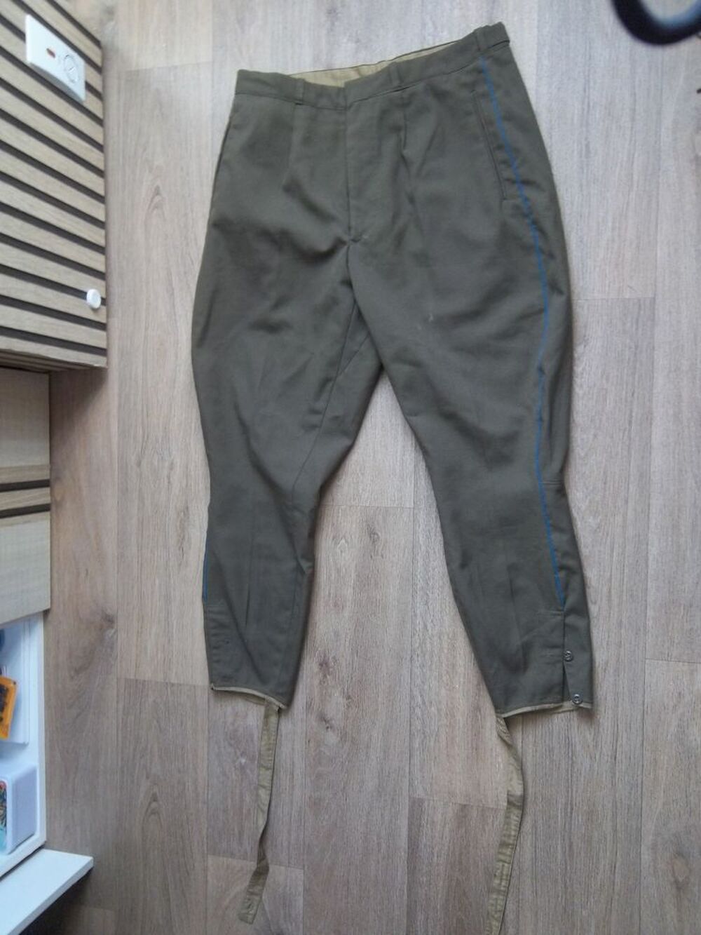 Pantalon uniforme militaire URSS liser&eacute; bleu &eacute;quipement 