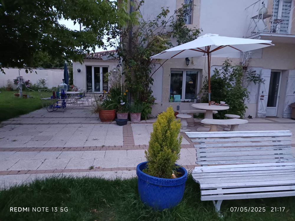 Vente Maison Très belle maison en pierre 
Avec golf 
Près Bordeaux Beychac-et-caillau