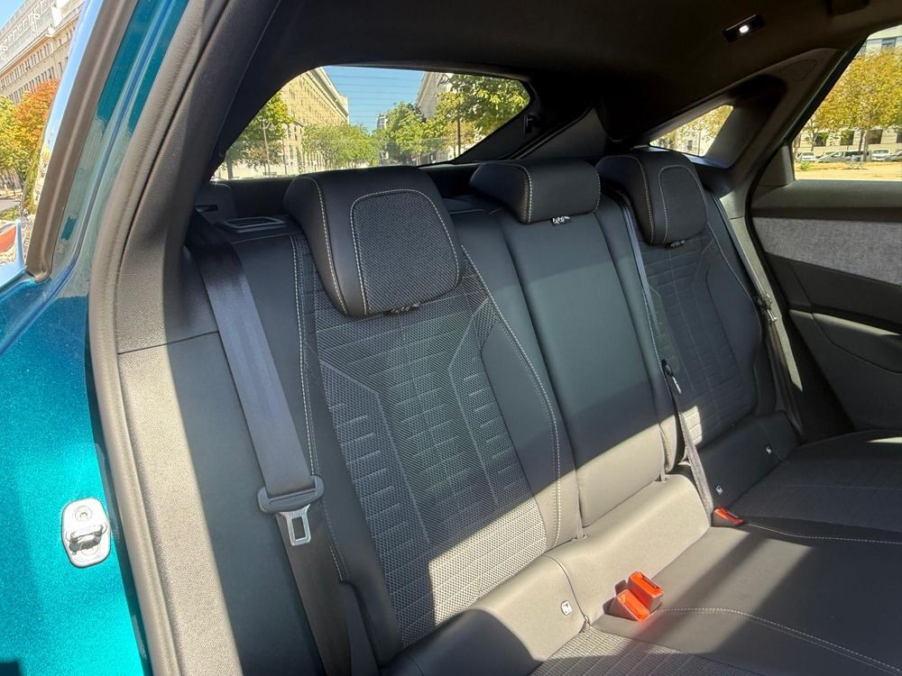 3008 PEUGEOT III 1.2 HYBRID 136 ALLURE E-DCS6 2024 occasion 75015 Paris