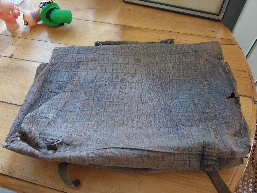 Cartables en cuir vintage, en l'&eacute;tat, &agrave; partir des ann&eacute;es 20 Maroquinerie
