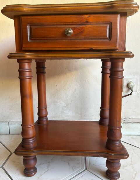 Table de chevet 50 Les Abymes (97)