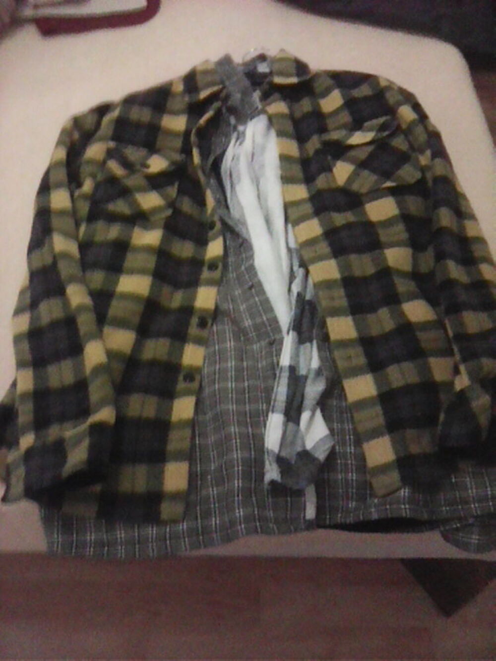 Vestes, chemises et pantalons Vêtements