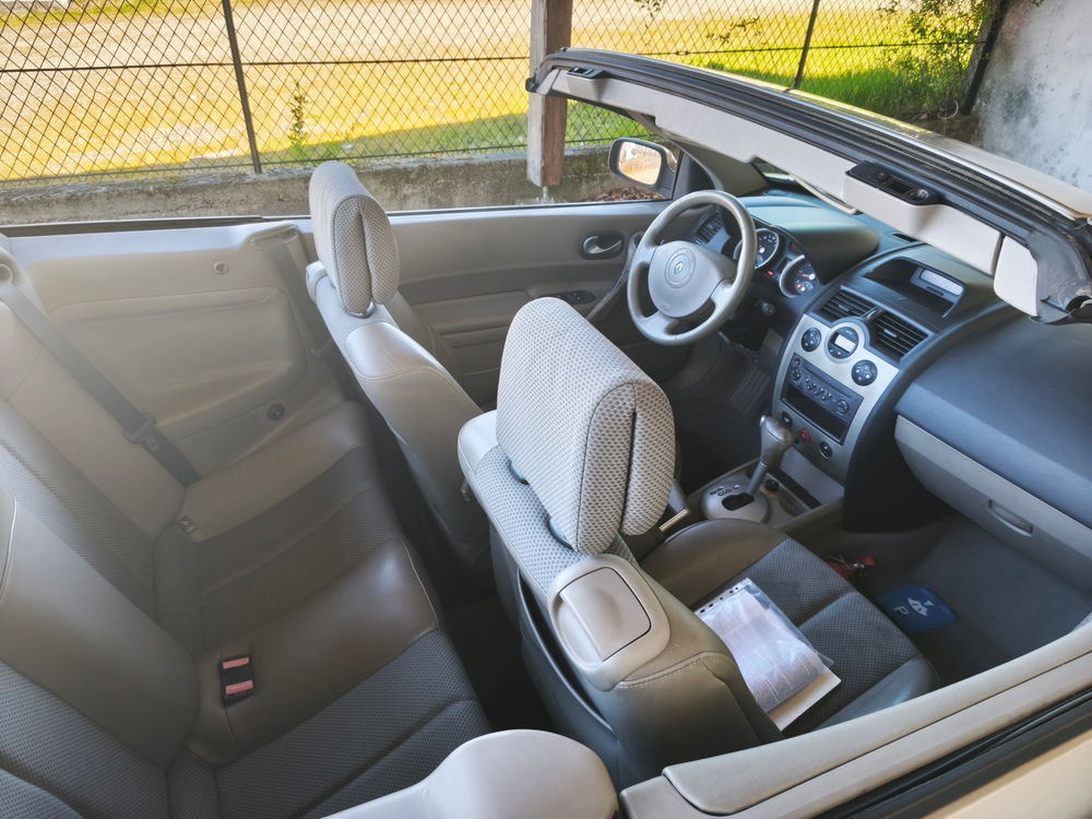 M&eacute;gane Cabriolet 1.6i 16V Dynamique A 2006 occasion 31600 Eaunes