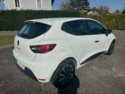 Clio III Clio 1.5 dCi 105 Confort Pack Clim Expression 2017 occasion 74100 Annemasse