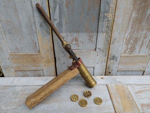 Moule Presse P�tes Bronze Italien BOTTENE F.LLI MARANO Pasta 180 Loches (37)