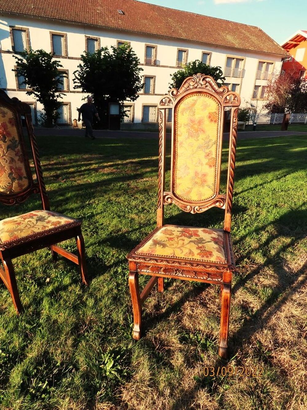 chaises style Renaissance
Meubles