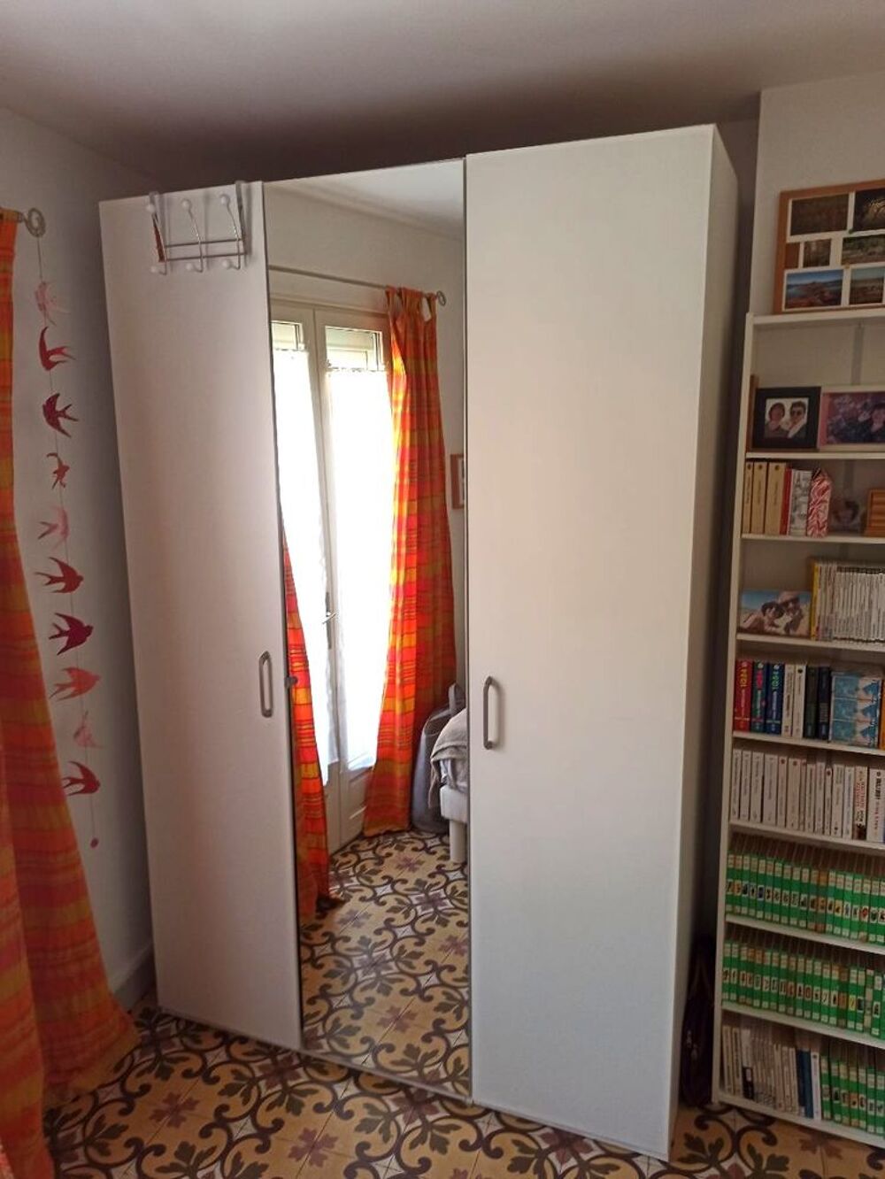 Penderie 3 portes tr&egrave;s bon &eacute;tat Meubles