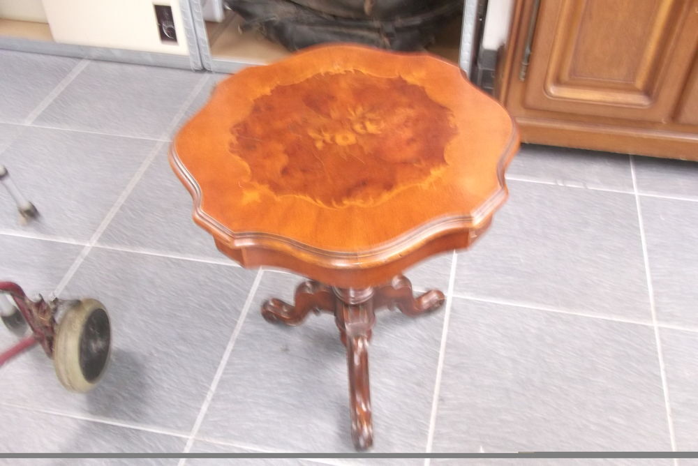 GUERIDON en MERISIER et marquetterie Meubles
