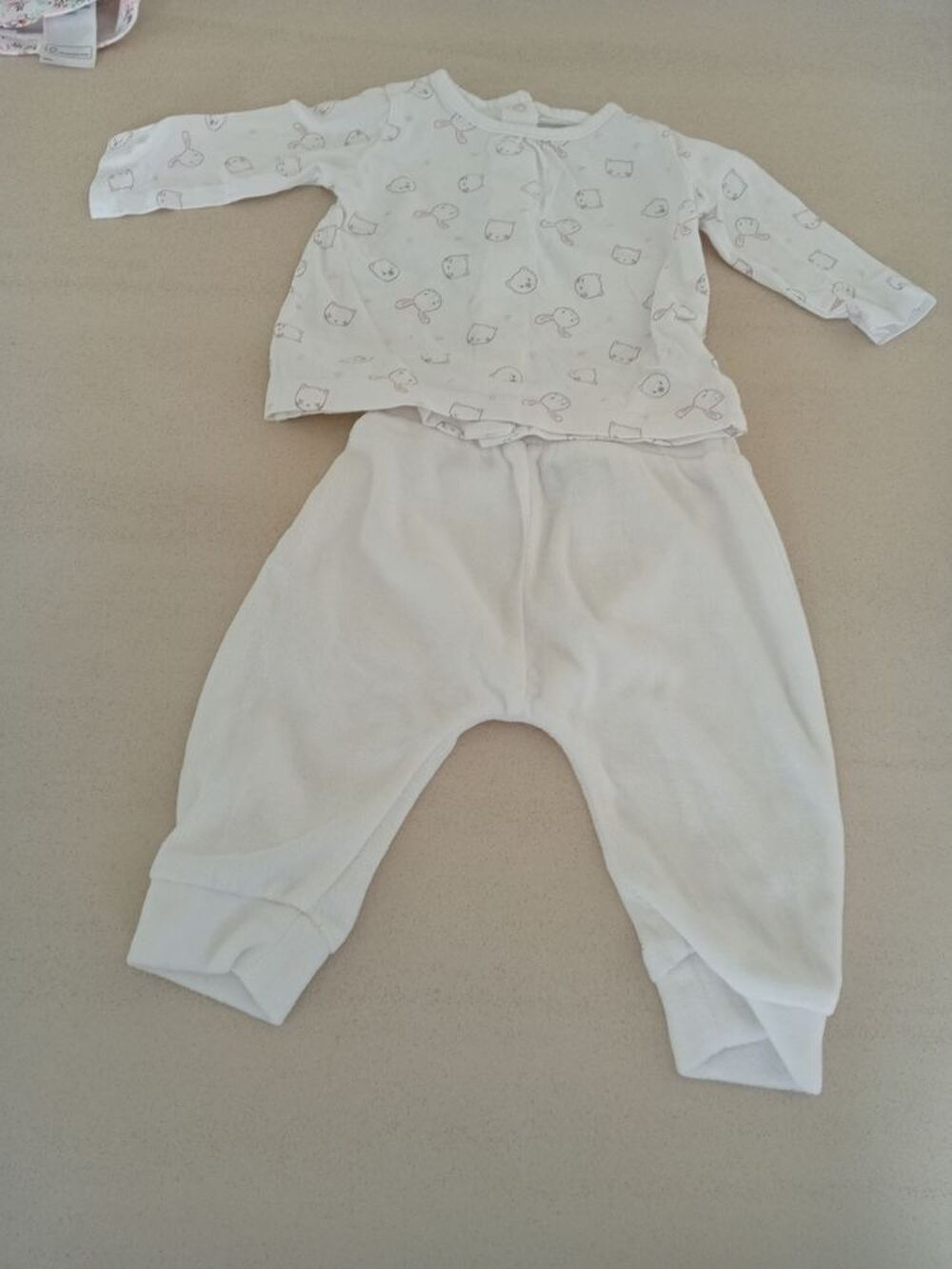 Ensemble V&ecirc;tements Fille/B&eacute;b&eacute;/3 Mois Vêtements enfants