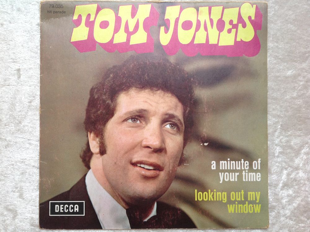 TOM JONES A MINUTE OF YOUR TIME CD et vinyles