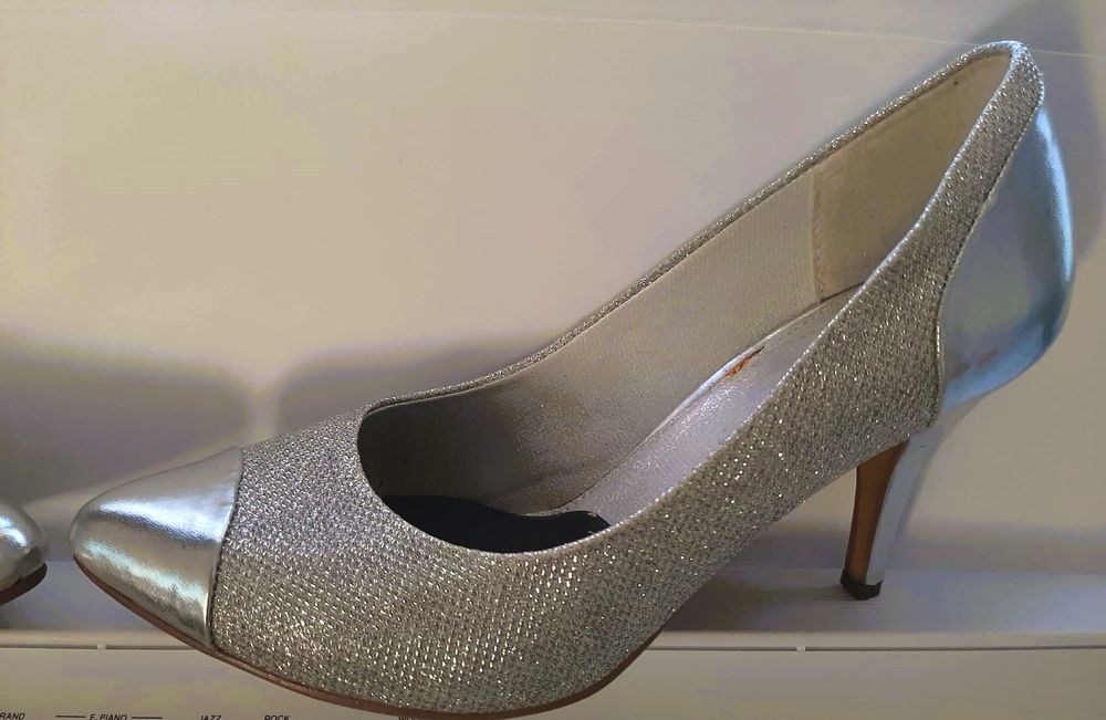 CHAUSSURES DE FETES ARGENTEES Chaussures