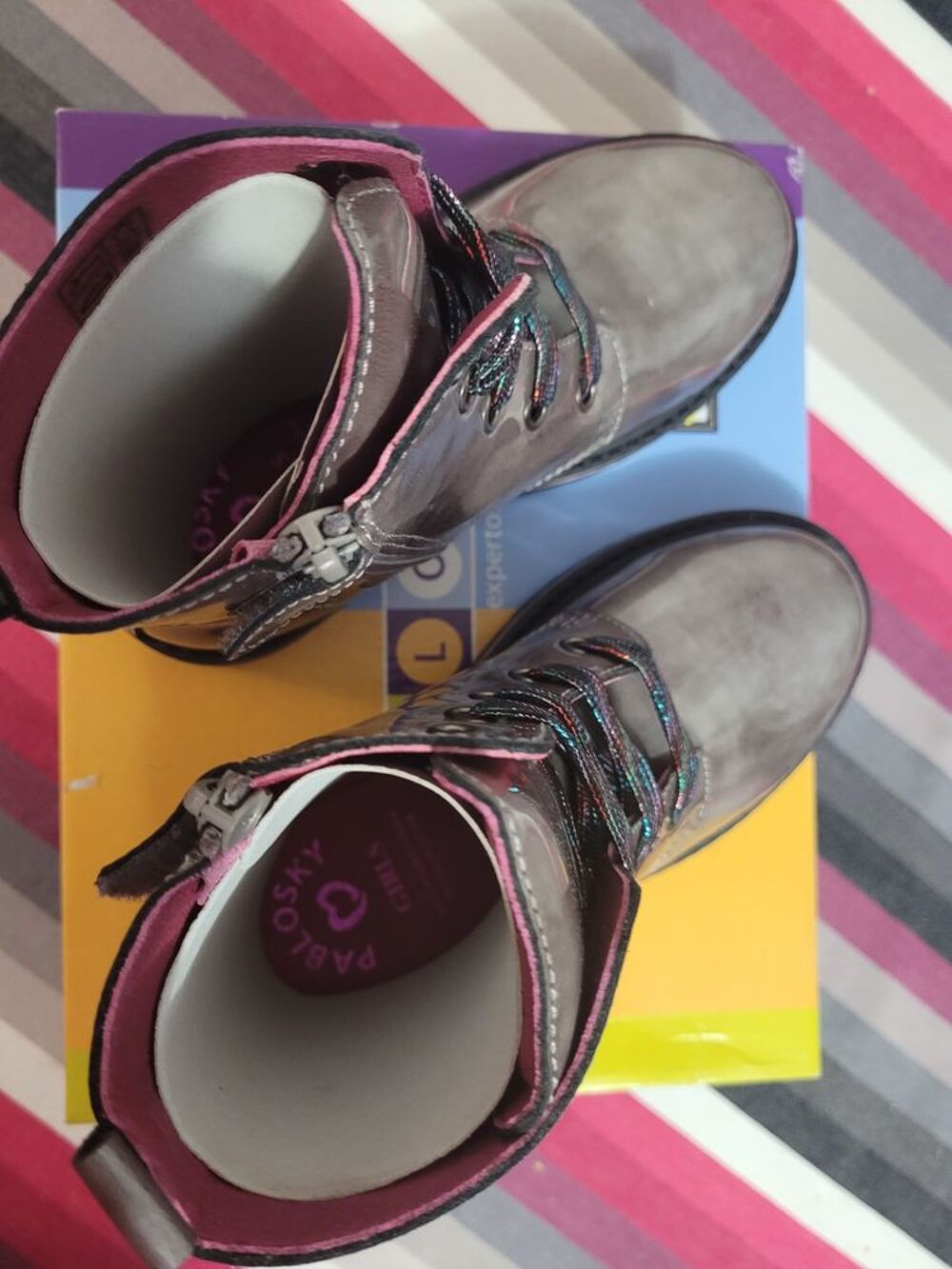 Chaussures montantes Pabloski neuve taille 31 Chaussures