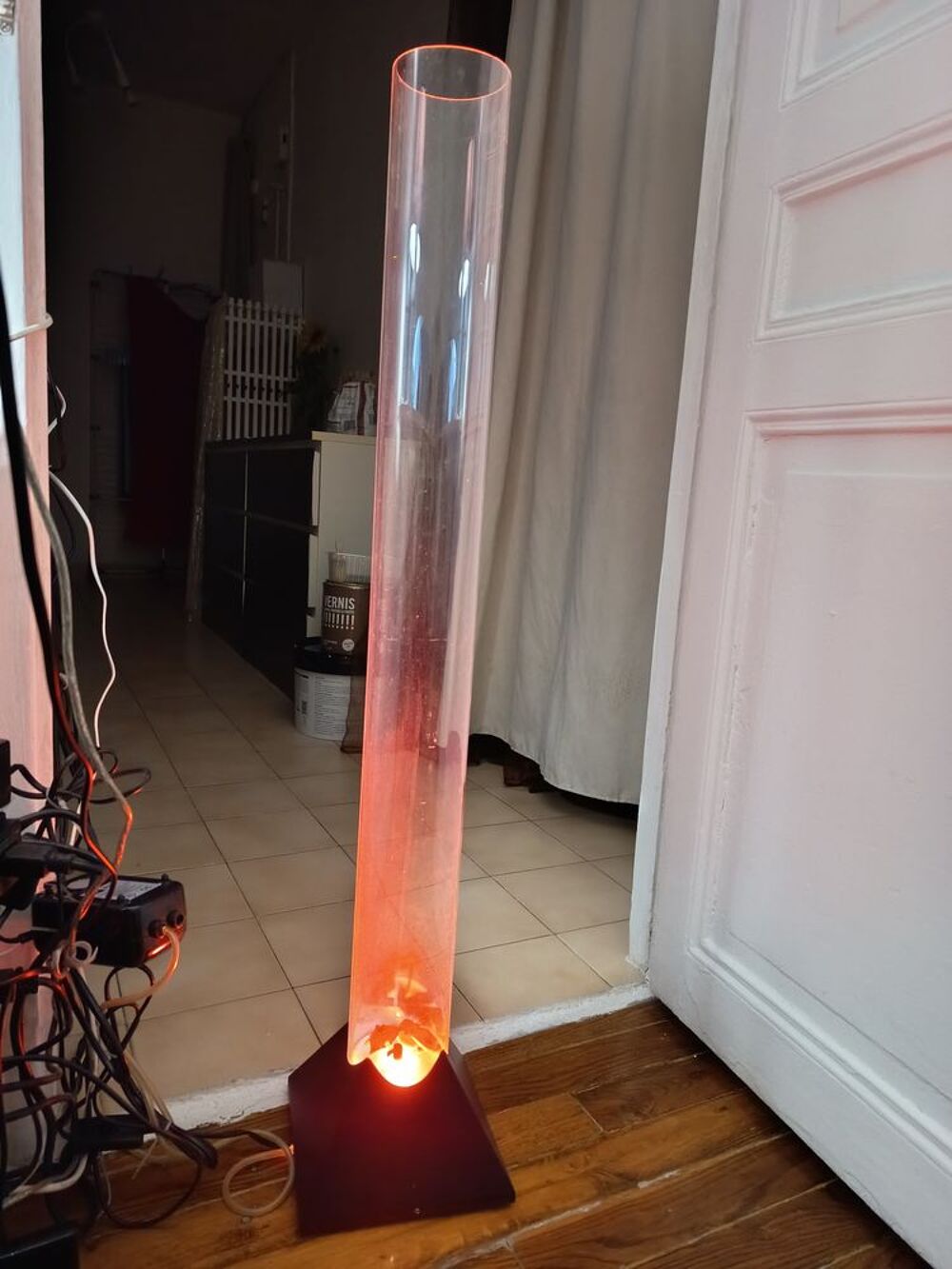 lampe colonne &agrave; eau et poissons Décoration