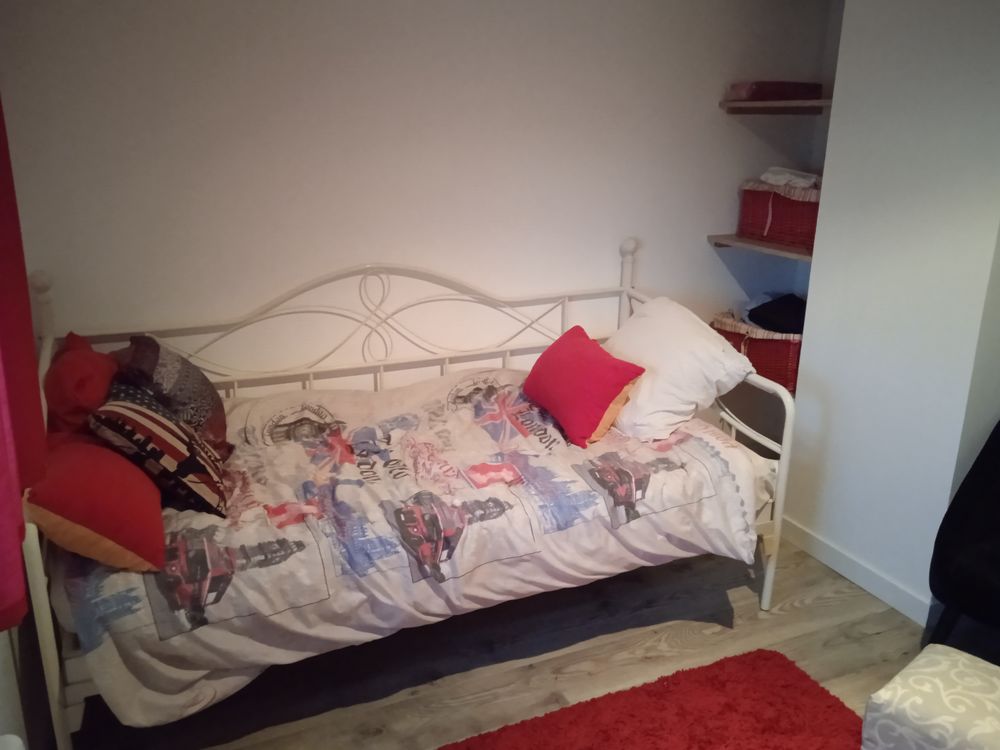 Location Colocation propose petite chambre chez l'habitant Saint-rambert-d'albon