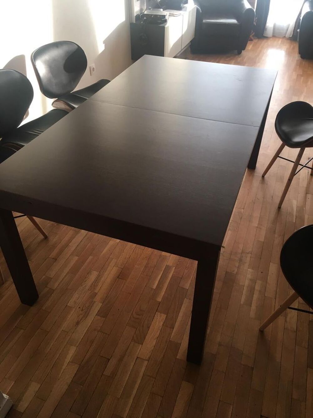 Table plus 6 chaises Meubles
