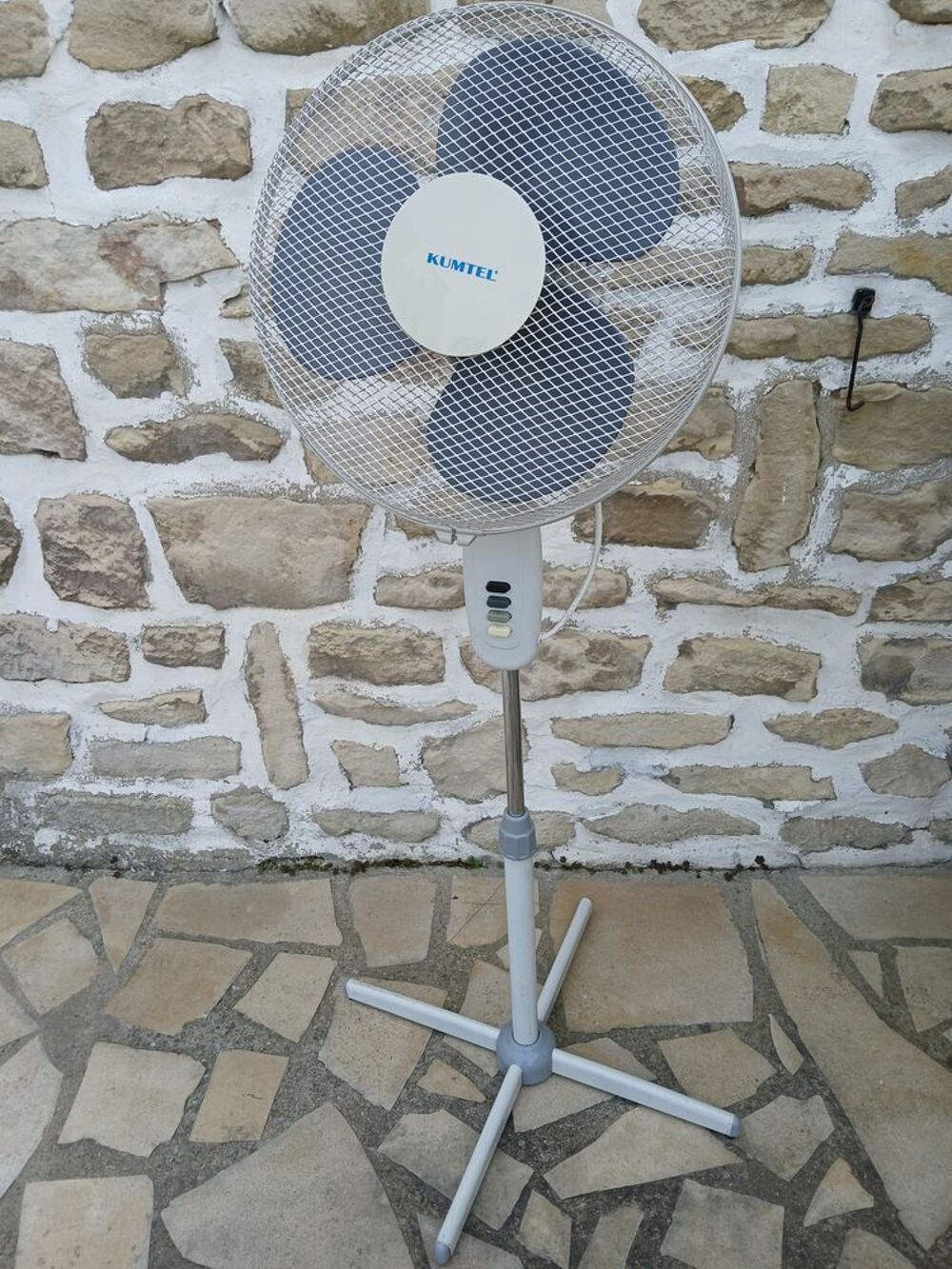 Ventilateur oscillant KUMTEL sur pieds Electroménager