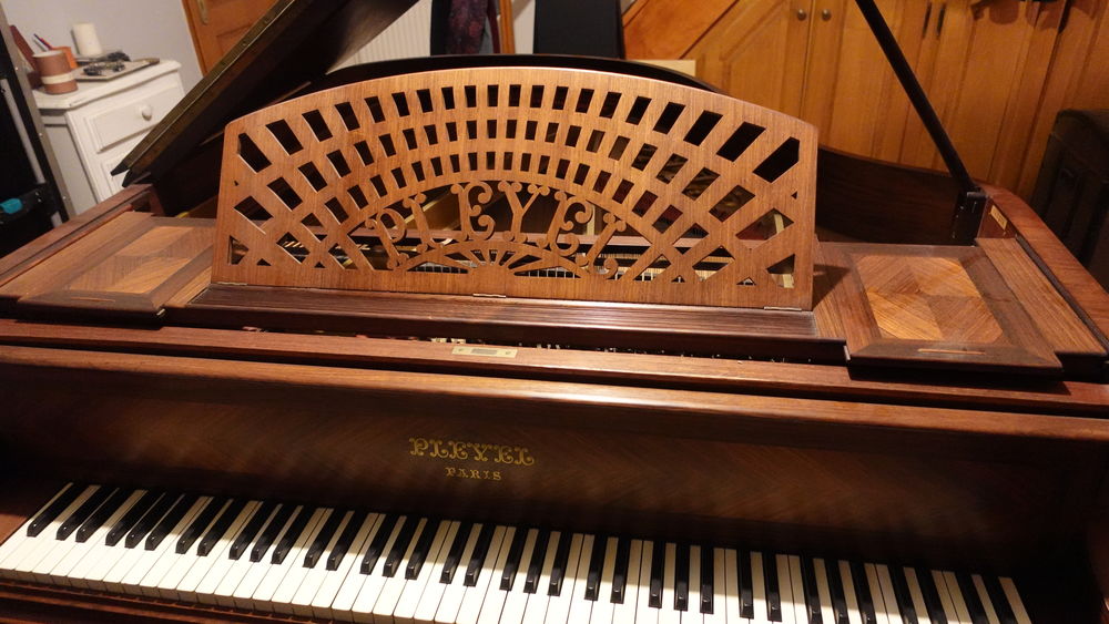 piano &frac14; queue Pleyel Instruments de musique