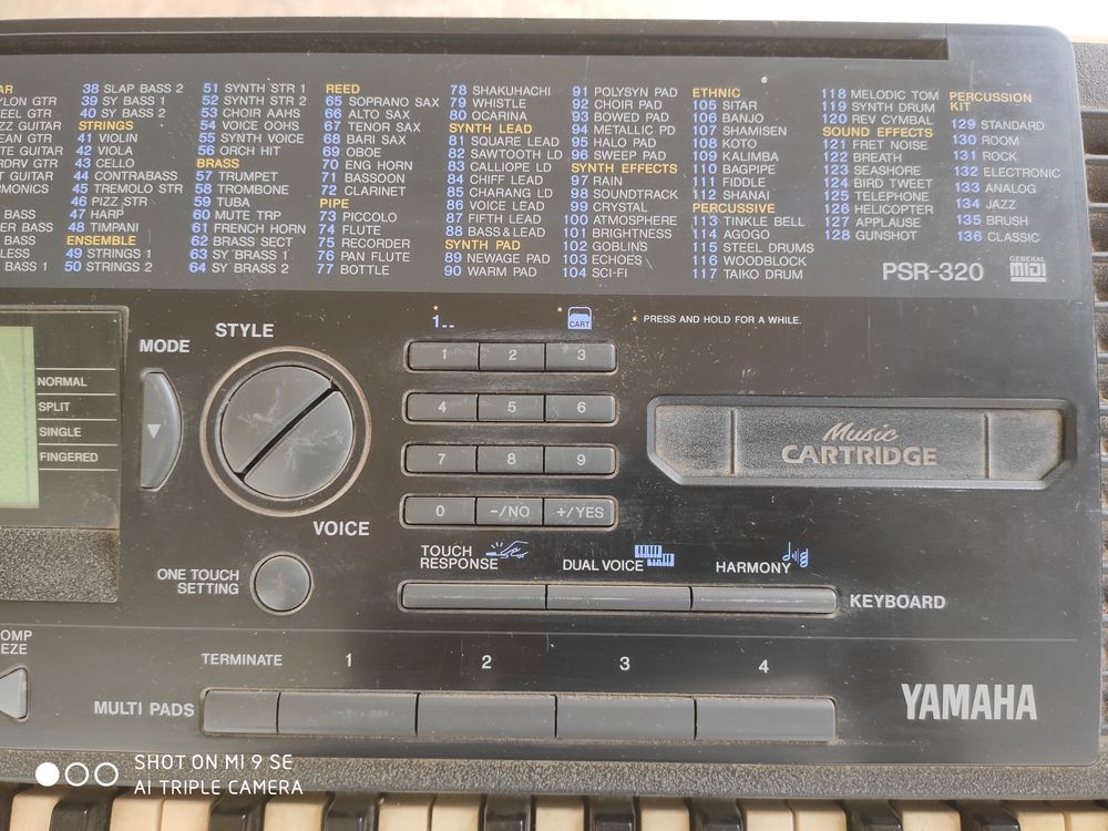 Synth&eacute;tiseur Yamaha rare, vintage, tr&egrave;s bonne qualit&eacute;
Instruments de musique