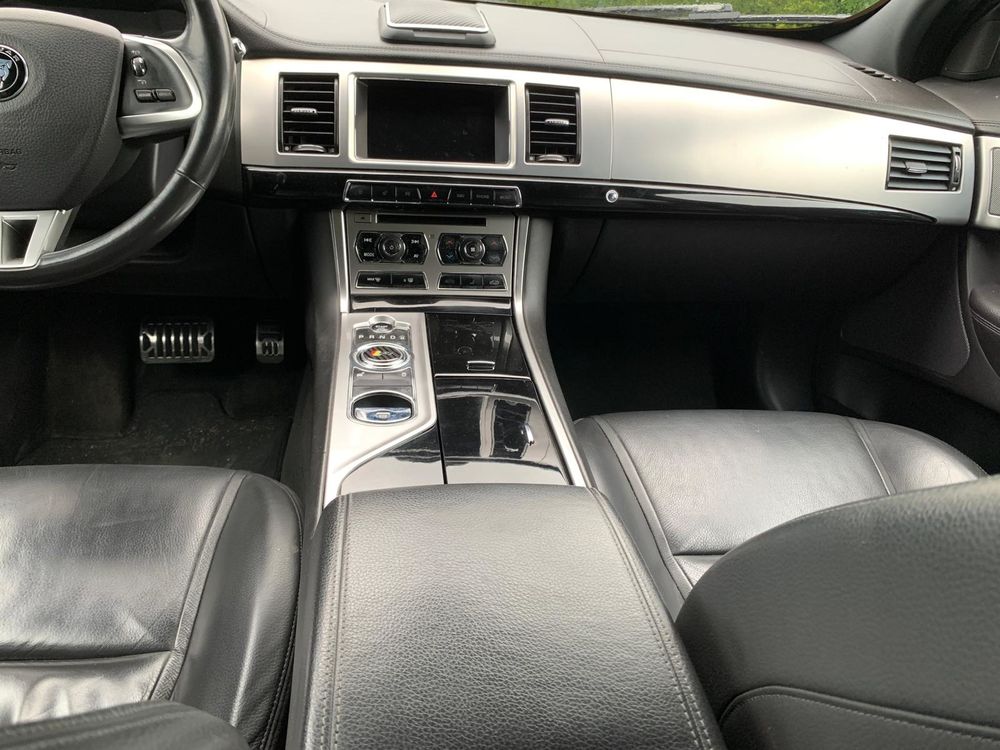 XF Sportbrake 2.2 D - 163 British Edition A 2015 occasion 59310 Auchy-lez-Orchies