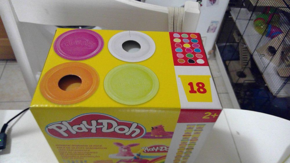 18 pots p&acirc;te &agrave; modeler Jeux / jouets