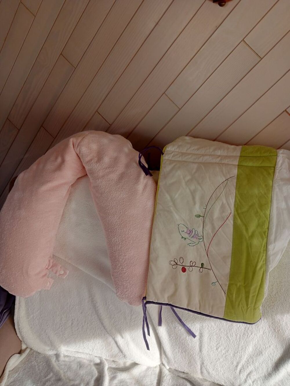 Coussin d'allaitement 
Tour de lit Puériculture
