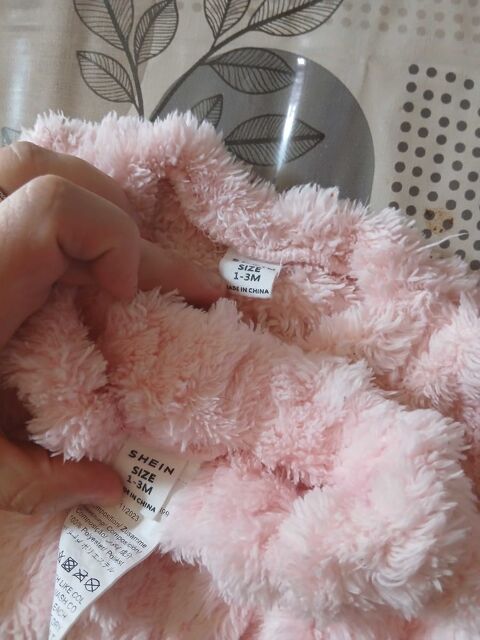 lot vêtements bébé fille 1 mois 8 Valensole (04)