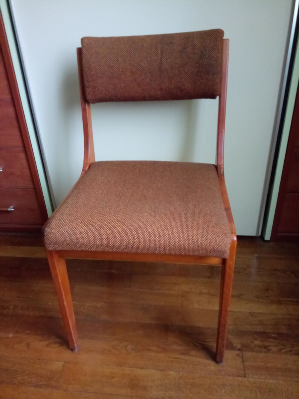 chaises bois et tissu Meubles